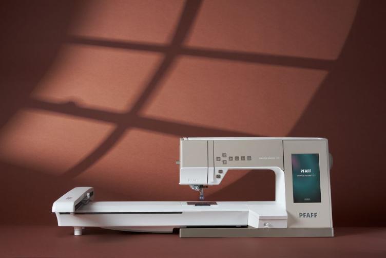 PFAFF® creative elevate™ 680 Näh- und Stickmaschine - 3