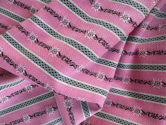 Edelweiss Jacquard, Rosa