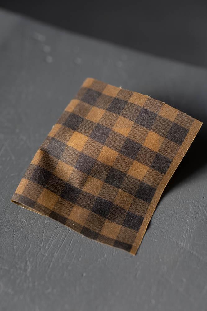 Gingham Oilskin, Ginger Biscuit