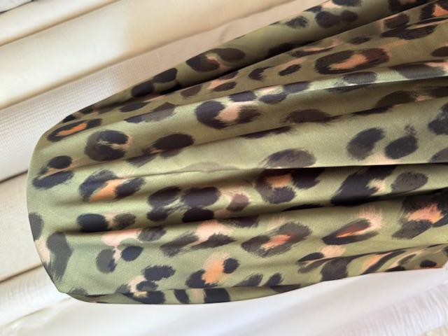 Leo Satin Viskose, Olive