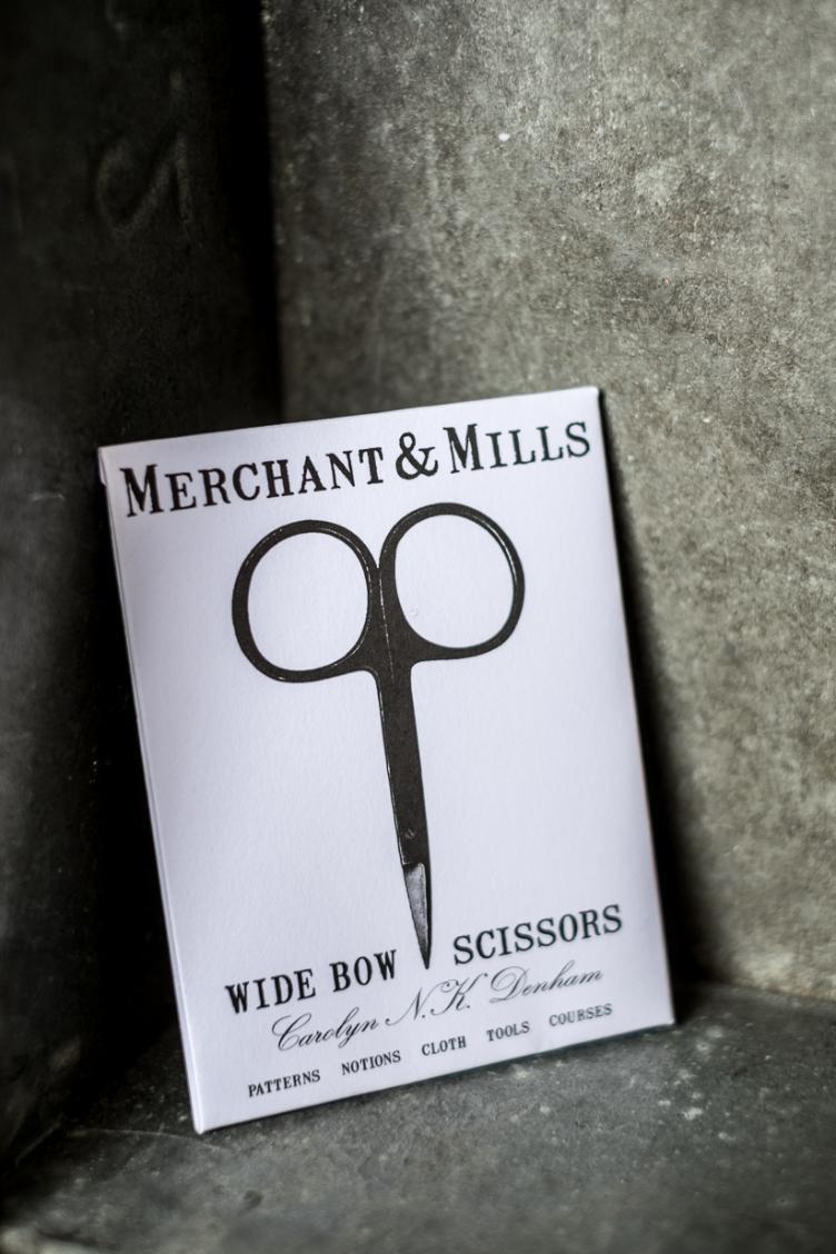 Merchant & Mills, `Wide Bow Scissors`, Kleine Schere aus schwarzem Stahl, 10cm - 0