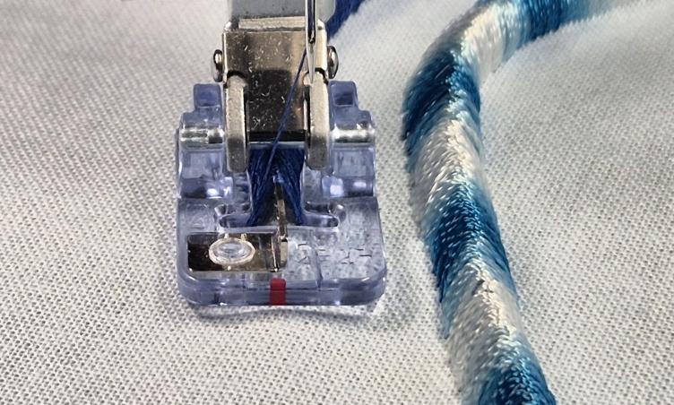 PFAFF® Dekorativer Fransenfuß - 1