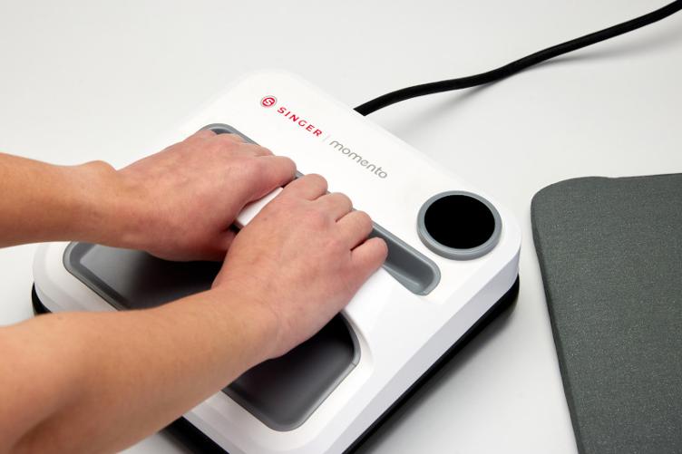 SINGER | momento Square Press - 3
