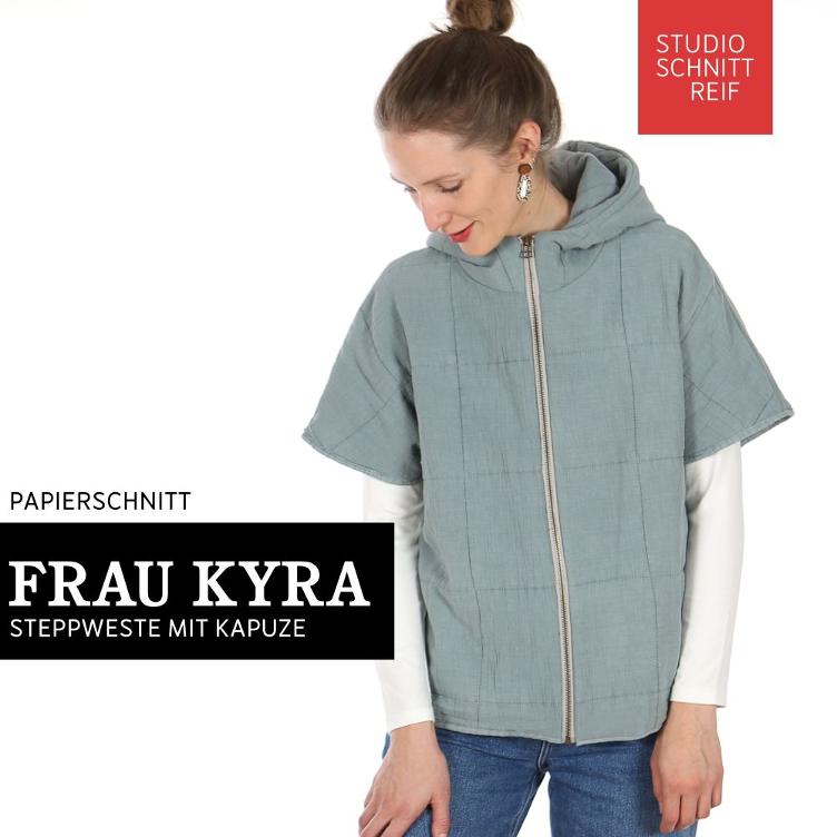 Studio Schnittreif, Frau KYRA, Steppweste mit Kapuze