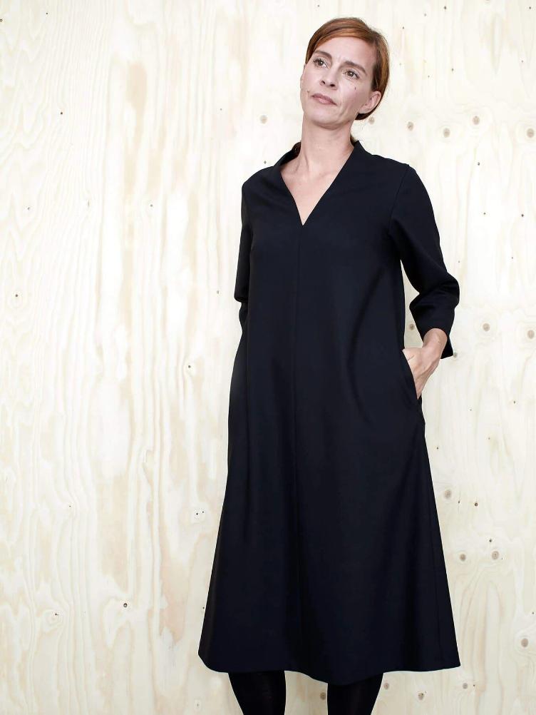 THE ASSEMBLY LINE, V-Neck Dress